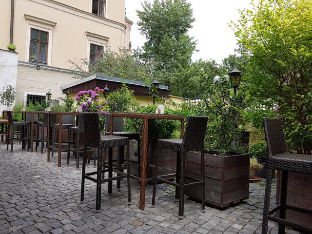 Kotleta - Restaurant + Bar ~ Staroměstské náměstí