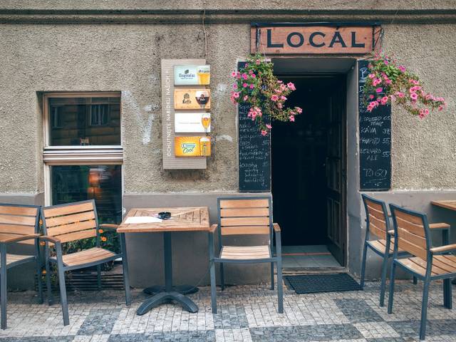 Locál Café & Bar